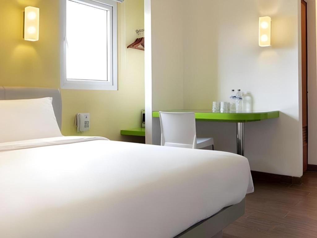 Amaris Hotel Mangga Besar Jakarta Luaran gambar